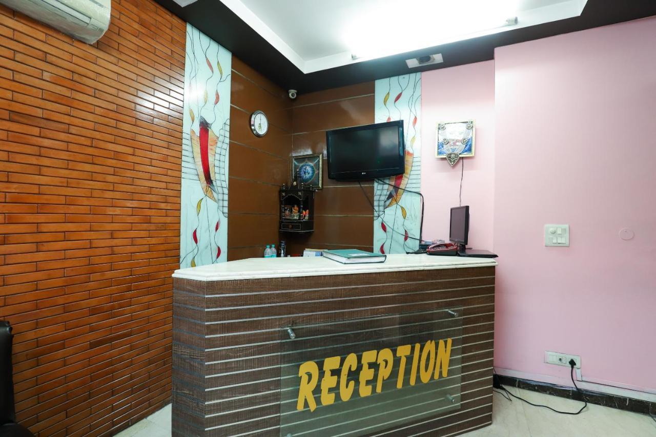 Hotel O J P Inn Near Patel Nagar Metro Station Nova Deli Exterior foto