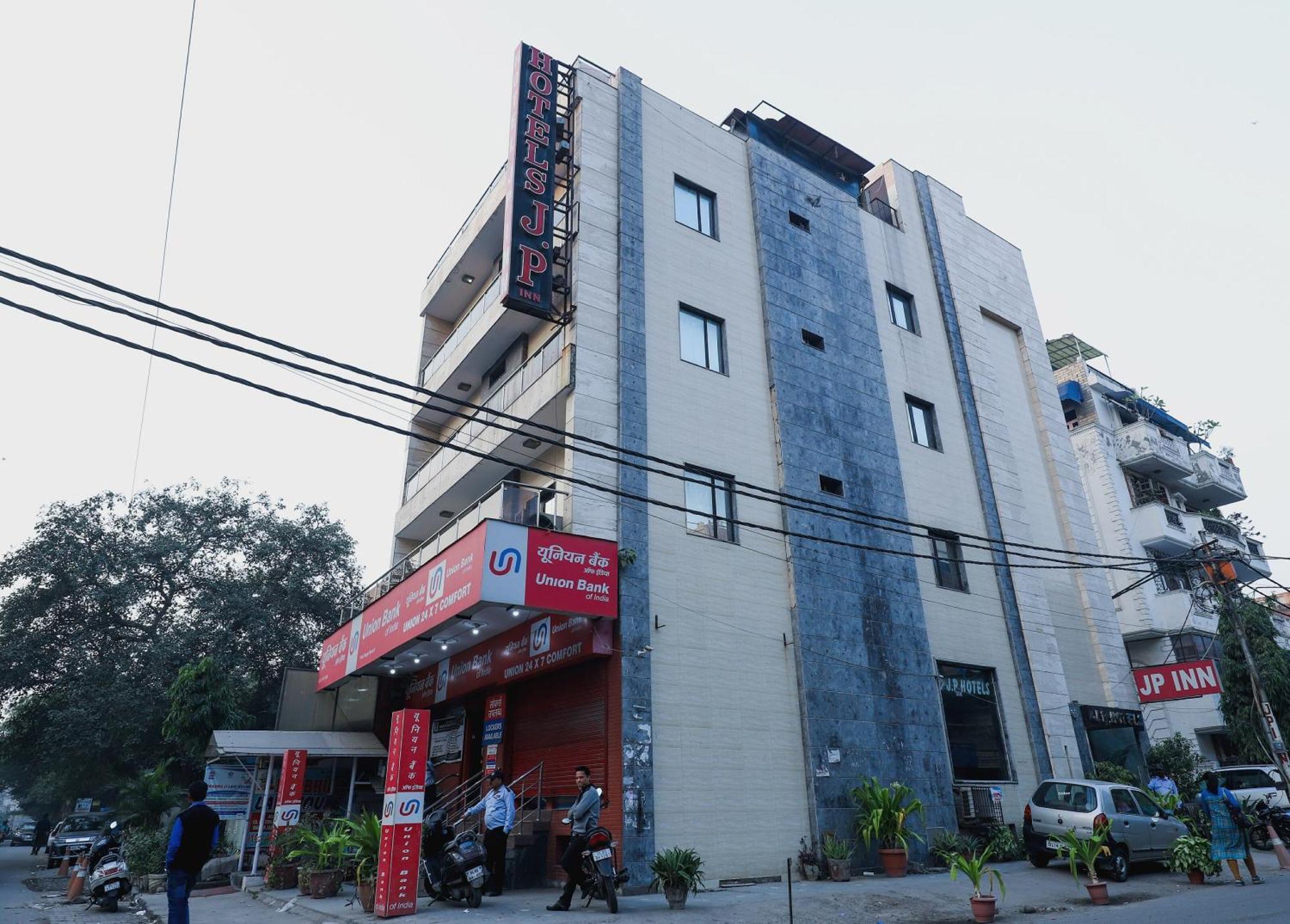 Hotel O J P Inn Near Patel Nagar Metro Station Nova Deli Exterior foto